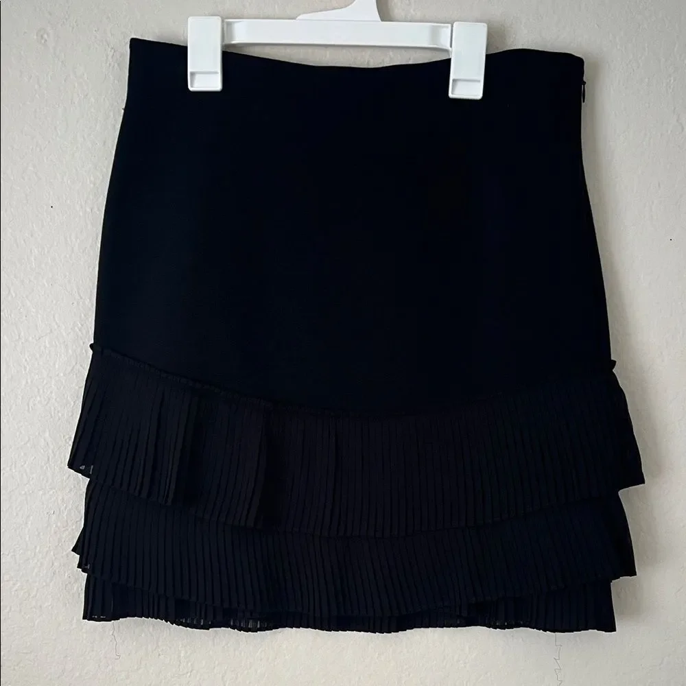 NWT ANN TAYLOR Black Pleated Ruffle Layered Skirt Black in Size 2